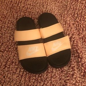 Nike Women Benassi Slides